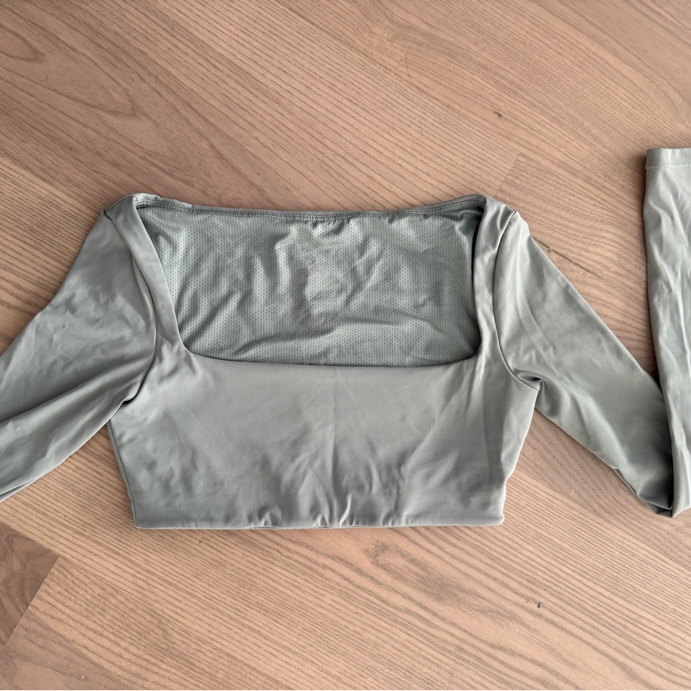 Gray Long Sleeve Sports Bra